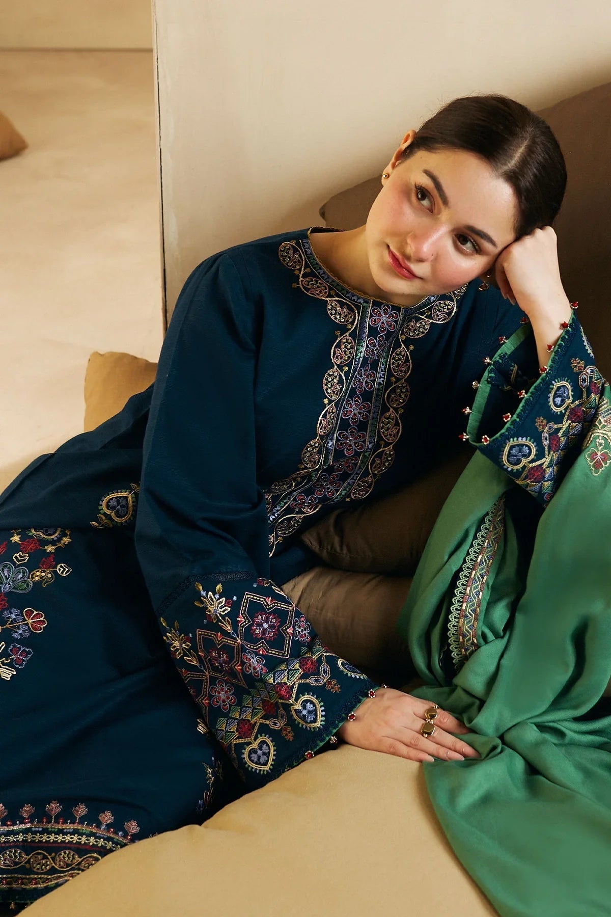 Zara Shahjahan- 3Pc Embroidered Dhanak Suit with Heavy Embroidered Dhanak Shawll-IB-3267