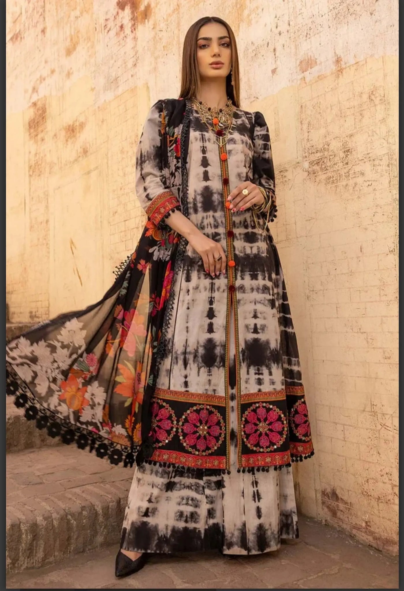 3 Piece - Unstitched Linen Stuff Digital Printed Suit With Linen Printed Dupatta. IB-3325